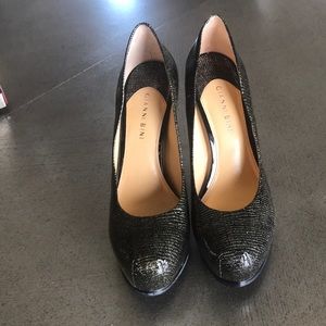 Gianni Bini Black and Gold Patent Stilettos